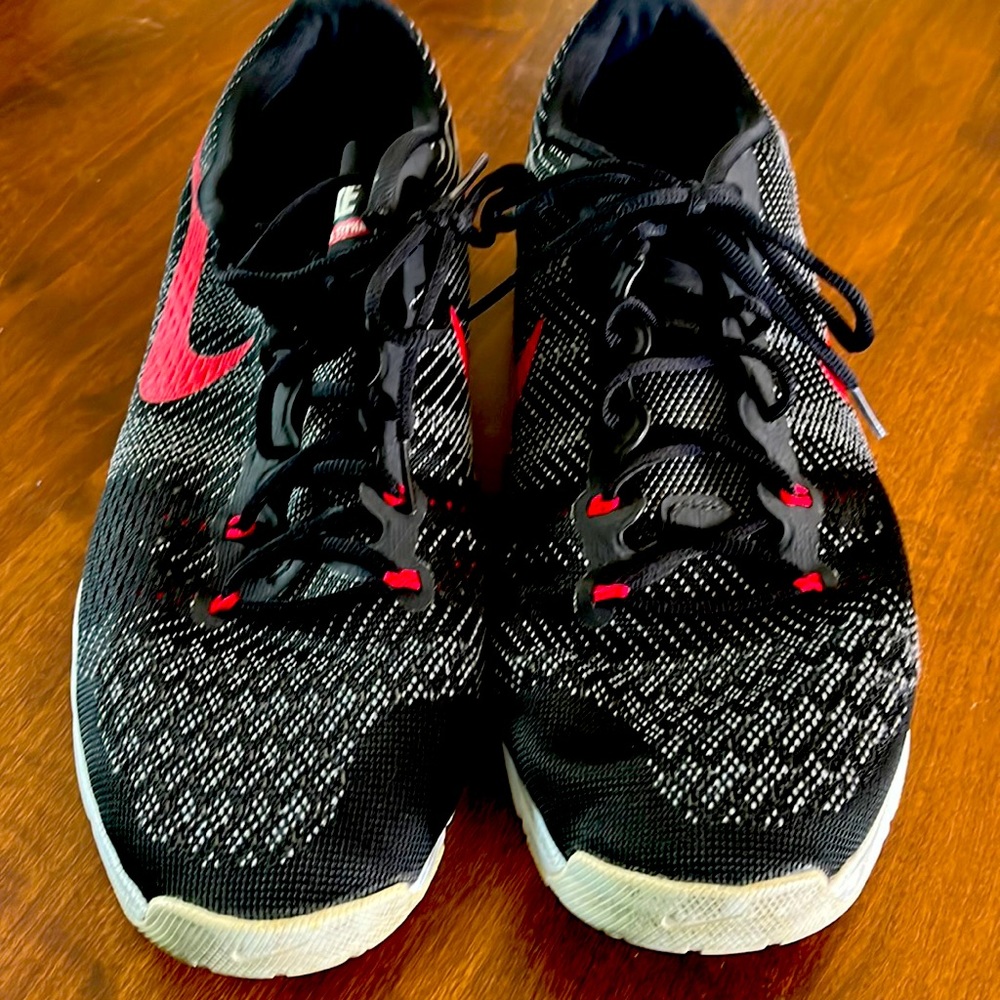 Nike Air Max Typha Tennis Shoes